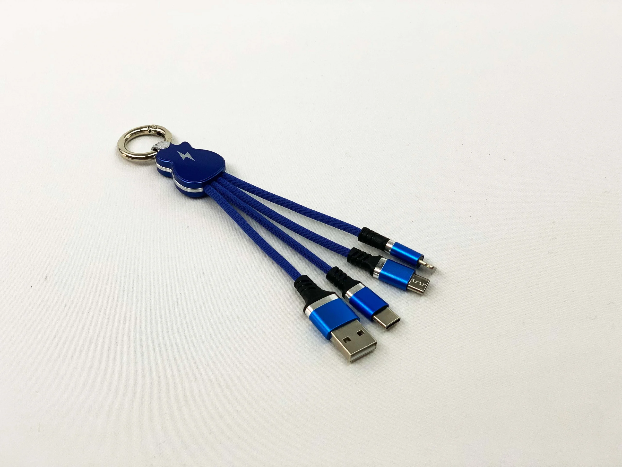 porte clé cable USB 4 en 1